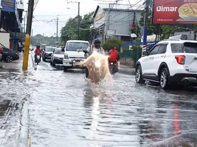 Vaguada y onda tropical provocarán aguaceros y calor intenso en el país