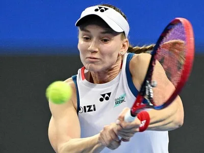 Elena Rybakina cae en su debut como número uno en Pekín