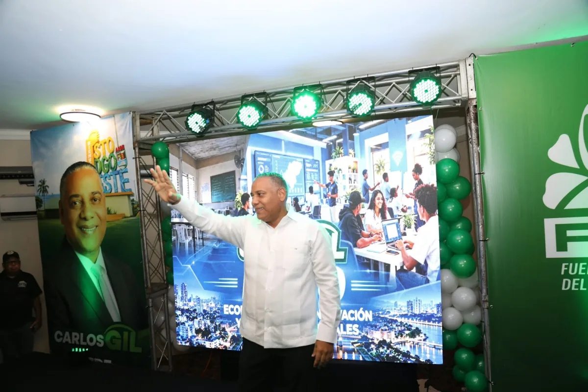 Carlos José Gil oficializa precandidatura a la alcaldía de Santo Domingo Este