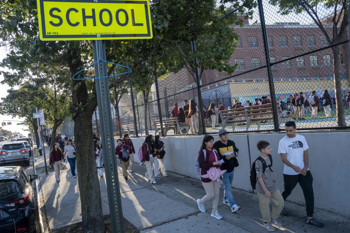 Escuelas públicas de Estados Unidos registran cifra récord de libros vetados