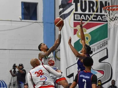 Don Bosco se mantiene invicto en el baloncesto superior de Moca