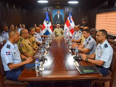 Altos mandos militares revisan estrategias de seguridad y defensa nacional