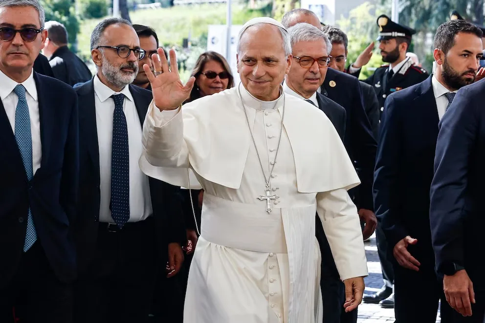 Papa León XIV evoluciona favorablemente tras intervención quirúrgica en Roma