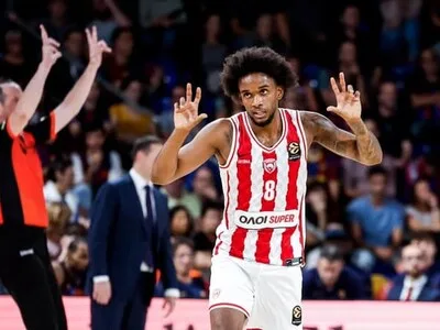 Jean Montero lidera victoria del Olympiacos sobre el Barcelona en Euroliga