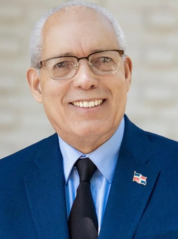 La Vega y Valdivia formalizan acuerdo de hermandad cultural y académica