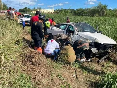 Dos jóvenes mueren tras colisión vehicular en la provincia La Altagracia