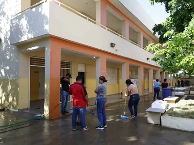 Lluvias provocan suspensión de clases en centros educativos de Santiago