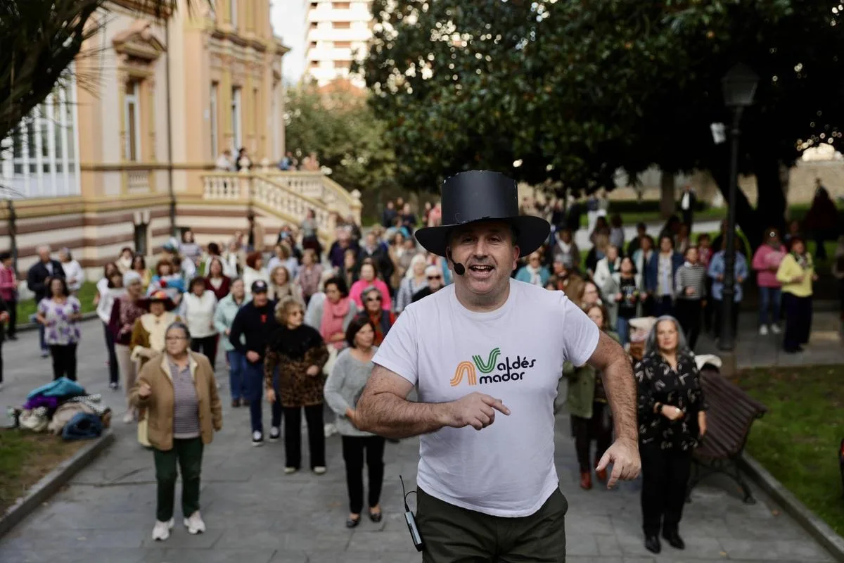 Telas, historia y una singular bachata decimonónica que hizo vibrar Villa Magdalena: así fue la gran fiesta de época del Desarme de Oviedo