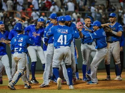 Licey domina a los Toros con blanqueada combinada sin hits