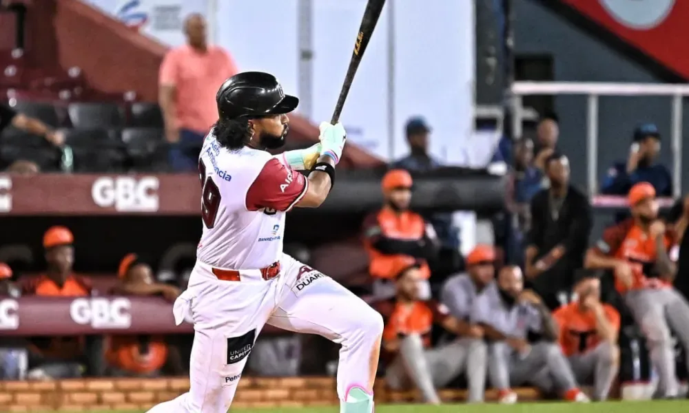 Gigantes del Cibao superan a los Toros en el Estadio Julián Javier