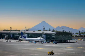 Guatemala ampliará conectividad aérea con vuelos directos a República Dominicana