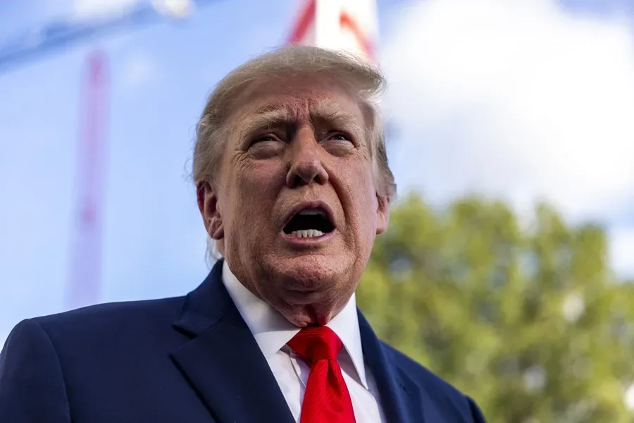 Donald Trump arremete contra periodista de NBC News en la Casa Blanca