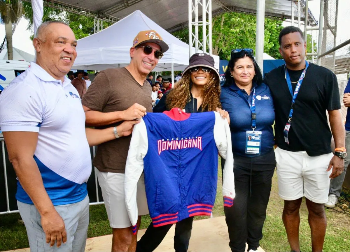 Nuevos propietarios de los Padres de San Diego visitan el Premundial U-18