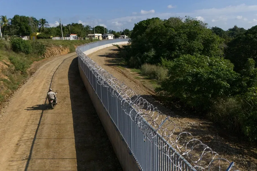 Sociólogo alerta sobre posible impacto del conflicto haitiano en territorio dominicano