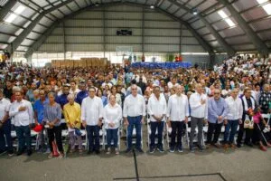 Abinader encabeza segunda entrega de “Cambio de Fogones por Estufas” en Santiago
