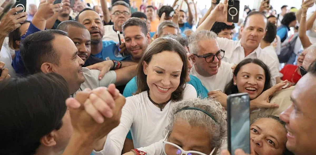 Venezolanos reciben con emoción a María Corina Machado tras su regreso al país
