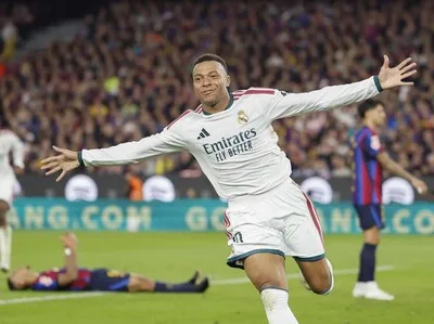 Kylian Mbappé guía al Real Madrid a la victoria en Barcelona