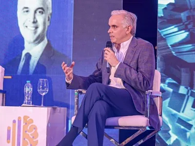 Minerd implementa inteligencia artificial para mejorar enseñanza de matemáticas en secundaria